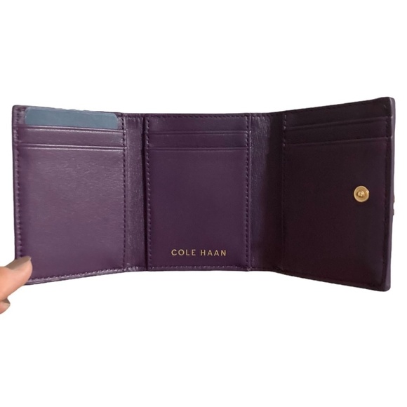 NEW COLE HAAN GRAND SERIES ESS Wallet & Key Fob Gift Set Blackberry Cordial - Picture 6 of 13